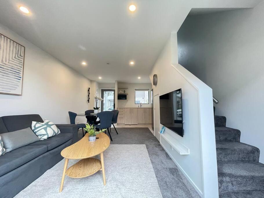 Parkside Retreat - 3 Beds -Sleeps 6 Near Westfield Villa Christchurch Dış mekan fotoğraf