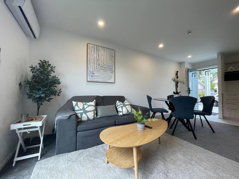 Parkside Retreat - 3 Beds -Sleeps 6 Near Westfield Villa Christchurch Dış mekan fotoğraf
