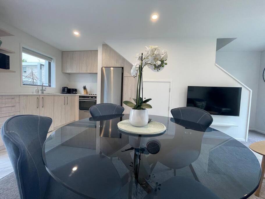 Parkside Retreat - 3 Beds -Sleeps 6 Near Westfield Villa Christchurch Dış mekan fotoğraf