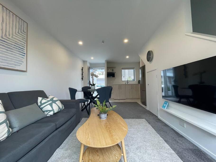 Parkside Retreat - 3 Beds -Sleeps 6 Near Westfield Villa Christchurch Dış mekan fotoğraf